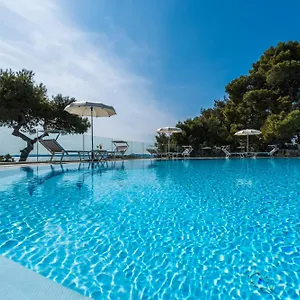 4* Hotell Pinija